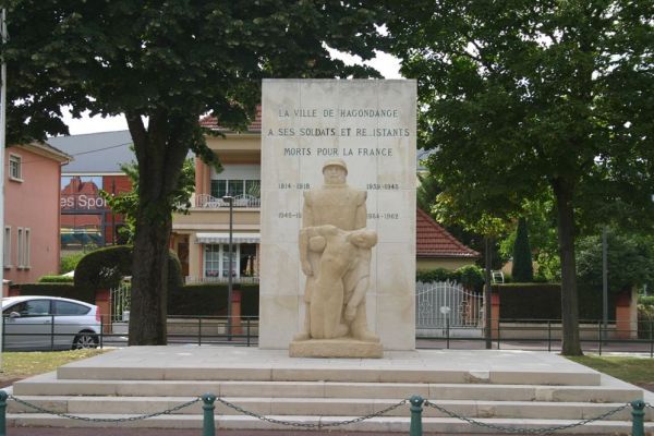 Monument aux Morts, Place Jean Burger