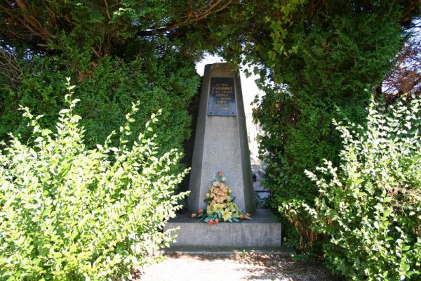 Monument dédié aux victimes civiles de la Seconde Guerre Mondiale